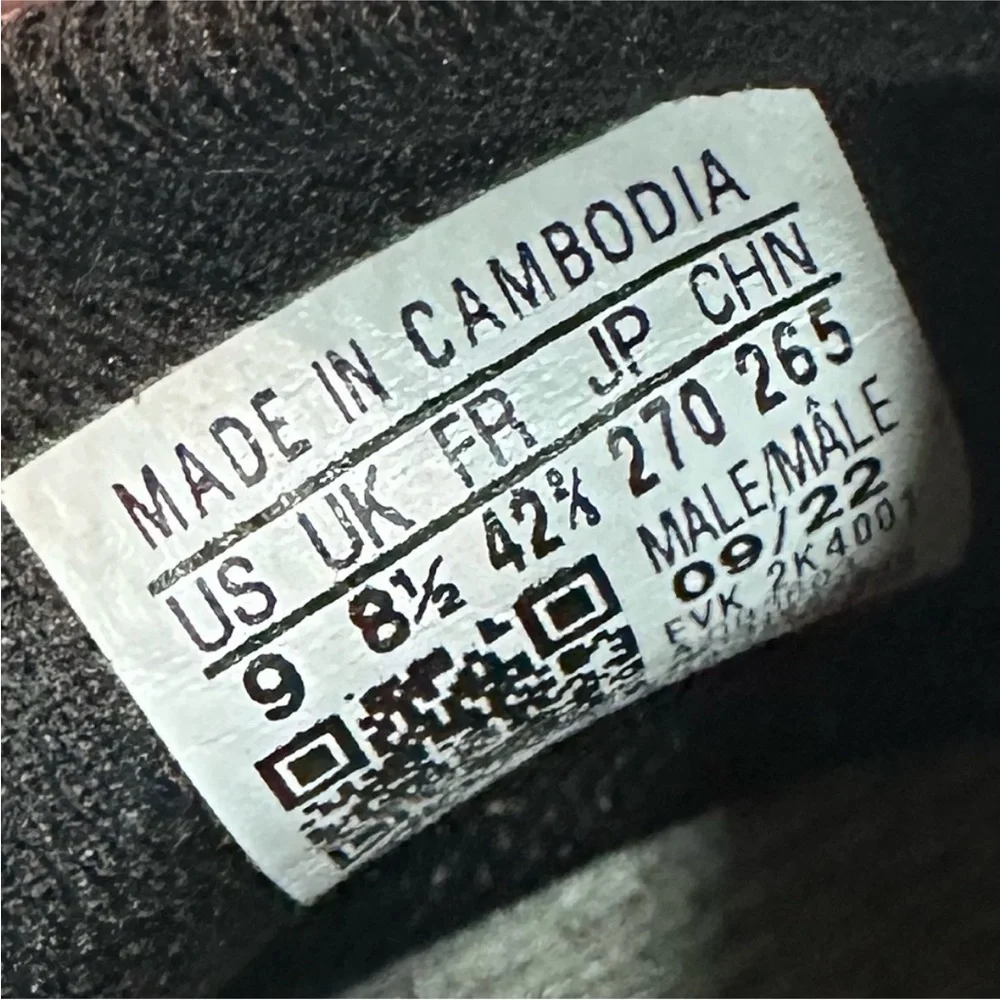 Black Adidas running shows - Picture 6 of 6